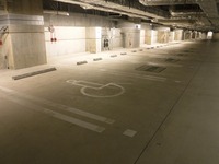 Medium_220　地下駐車場